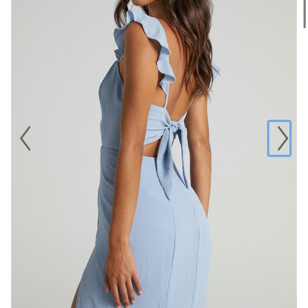 Showpiece blue dress
